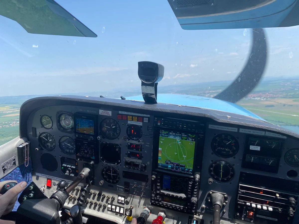 Upgrade Cessna F172N Skyhawk