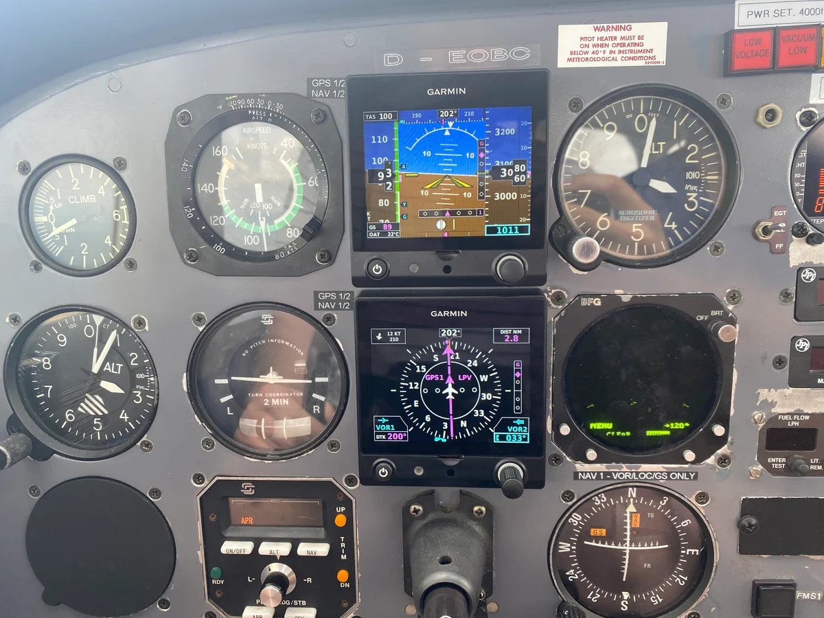 Upgrade Cessna F172N Skyhawk