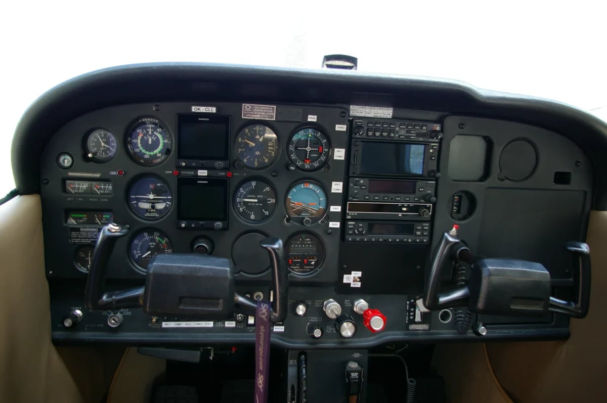 Upgrade Cessna 172P Skyhawk