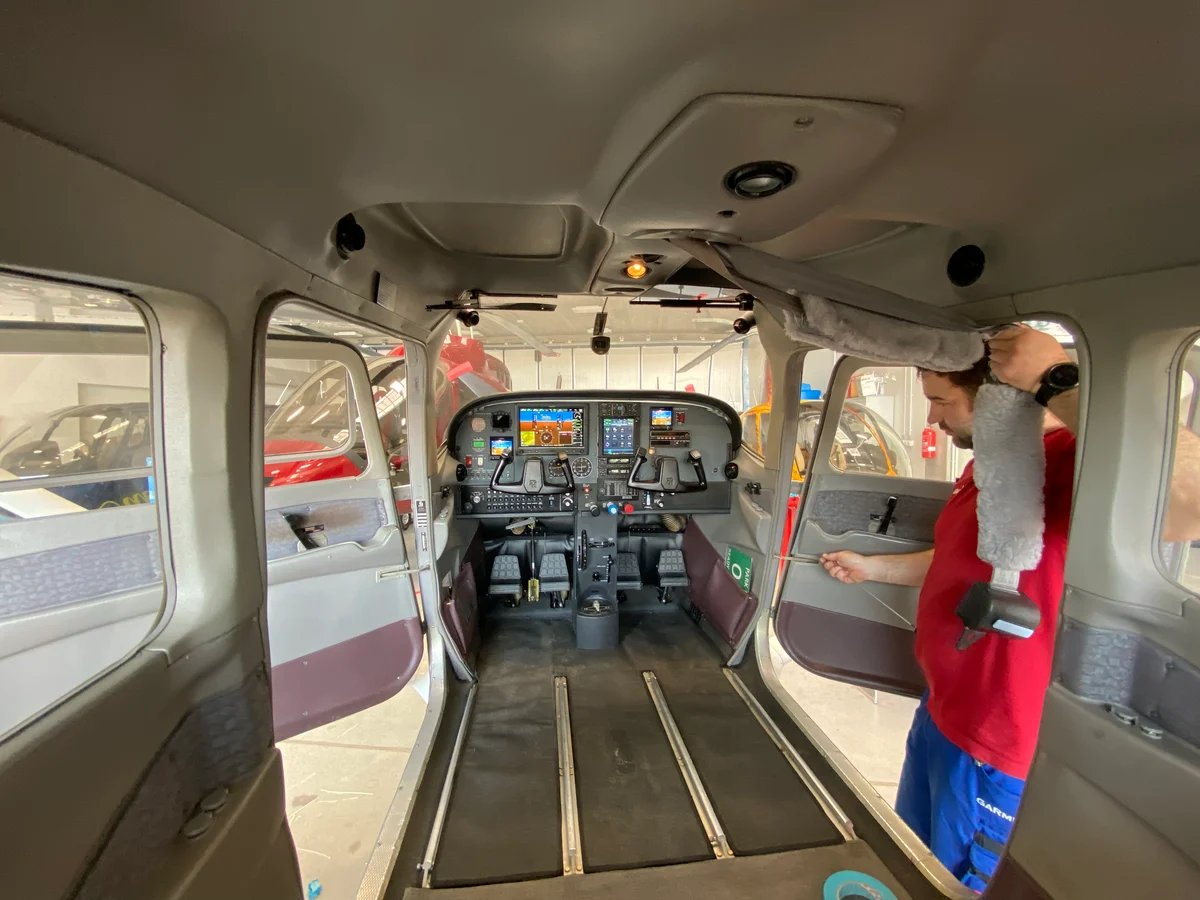 Upgrade Cessna 182S Skylane