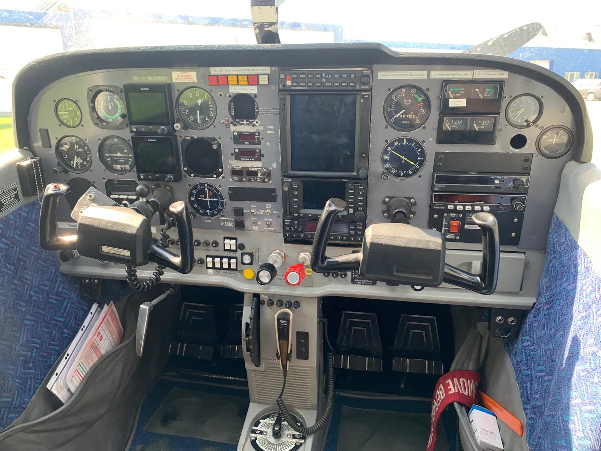 Upgrade Cessna F172N Skyhawk