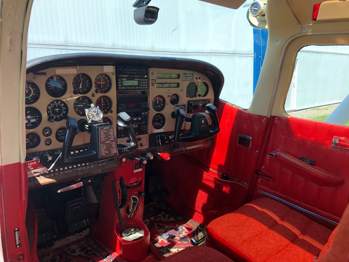 Upgrade Avionics Dashboard - Cessna Skylane