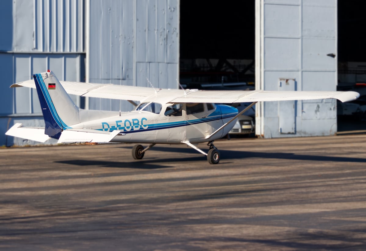 Upgrade Cessna F172N Skyhawk