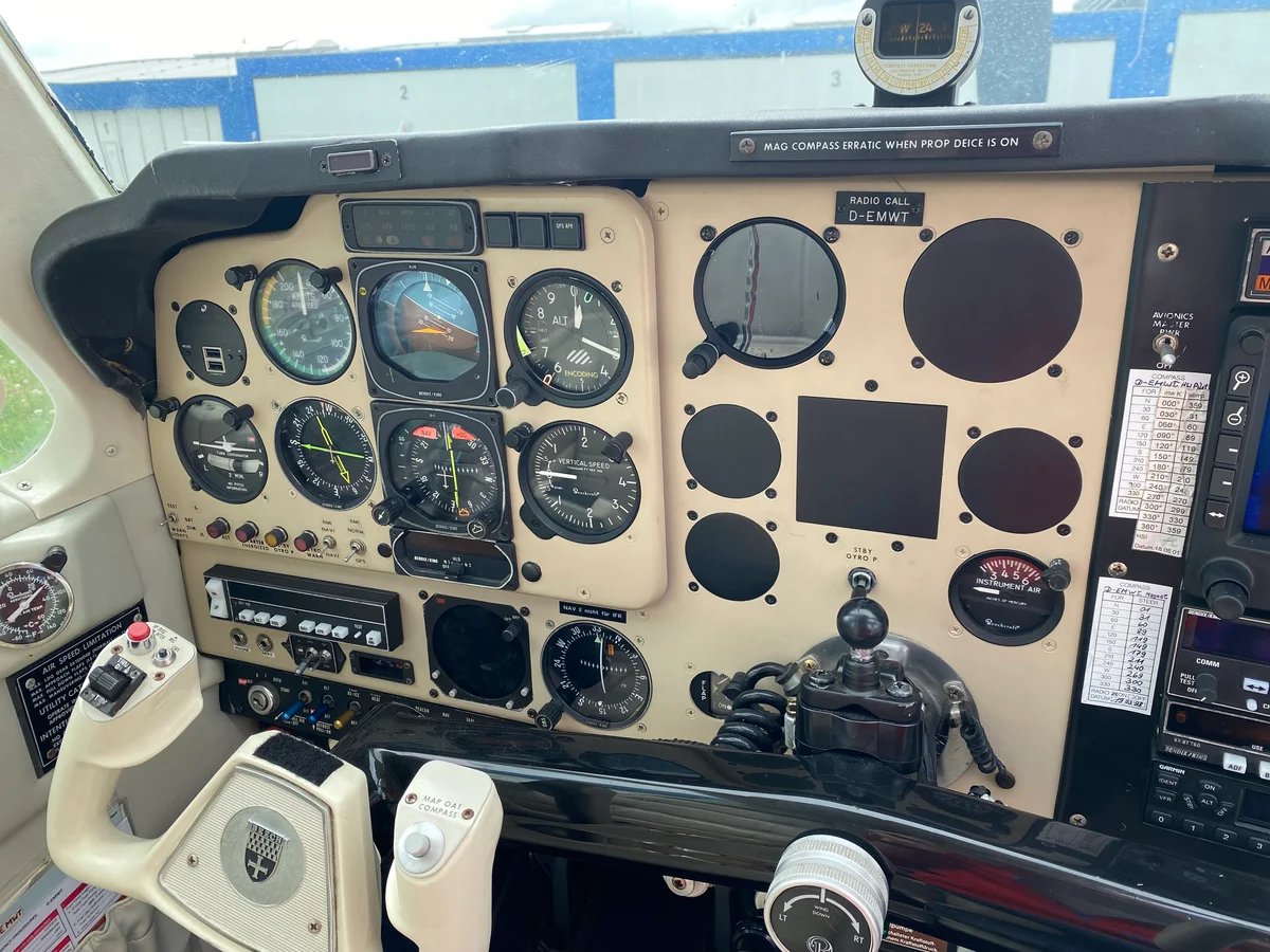 Upgrade Beech F33A Bonanza